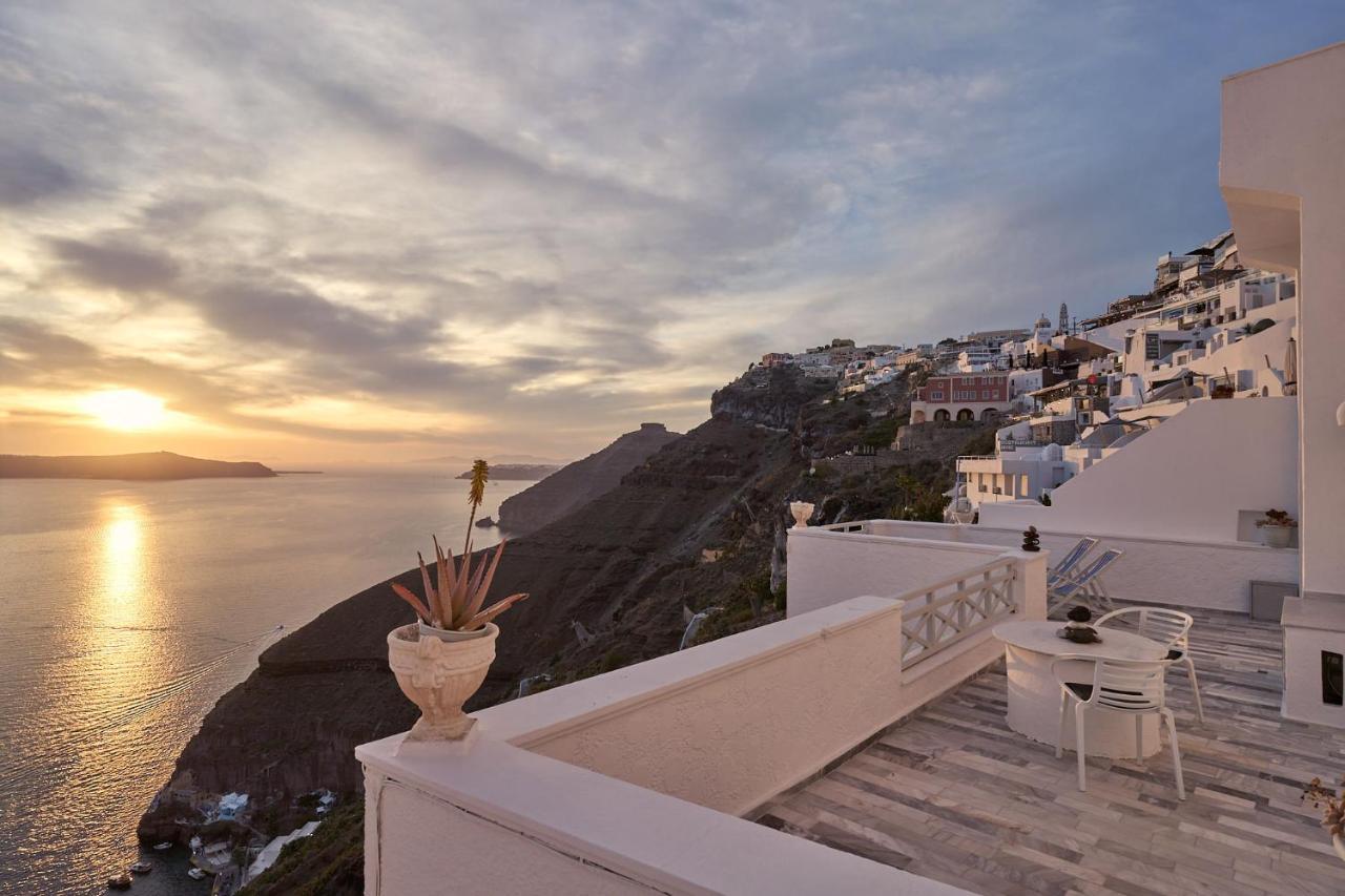 Amphitheater Cave Houses Fira  Extérieur photo