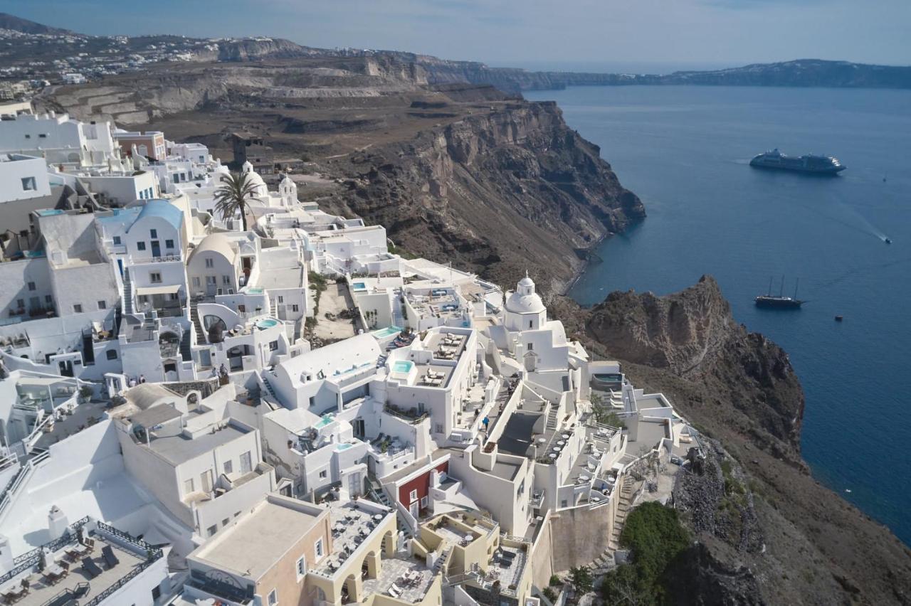 Amphitheater Cave Houses Fira  Extérieur photo