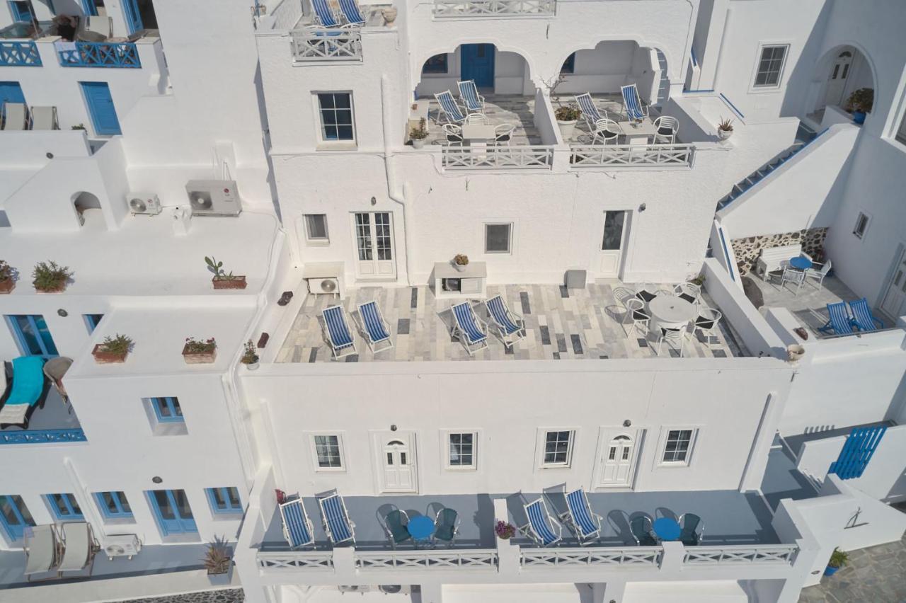 Amphitheater Cave Houses Fira  Extérieur photo